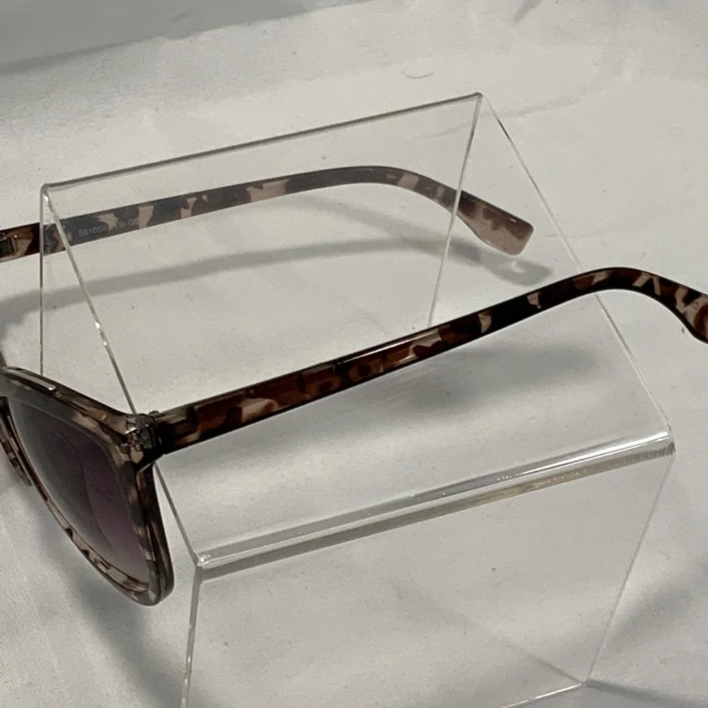 Dark Brown Marbled Rounded Cat’s Eye Sunglasses
